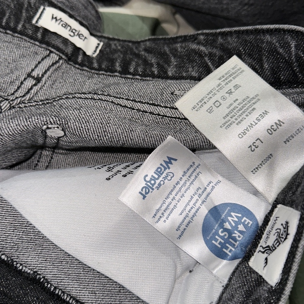 Wrangler Gray Flare Jeans - Picture 9 of 9